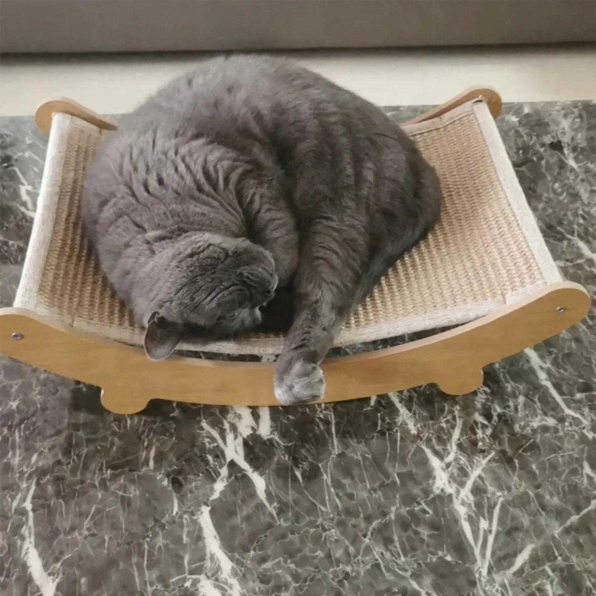 Arranhador de Madeira-com-Cama-para-Gatos-Miauverso