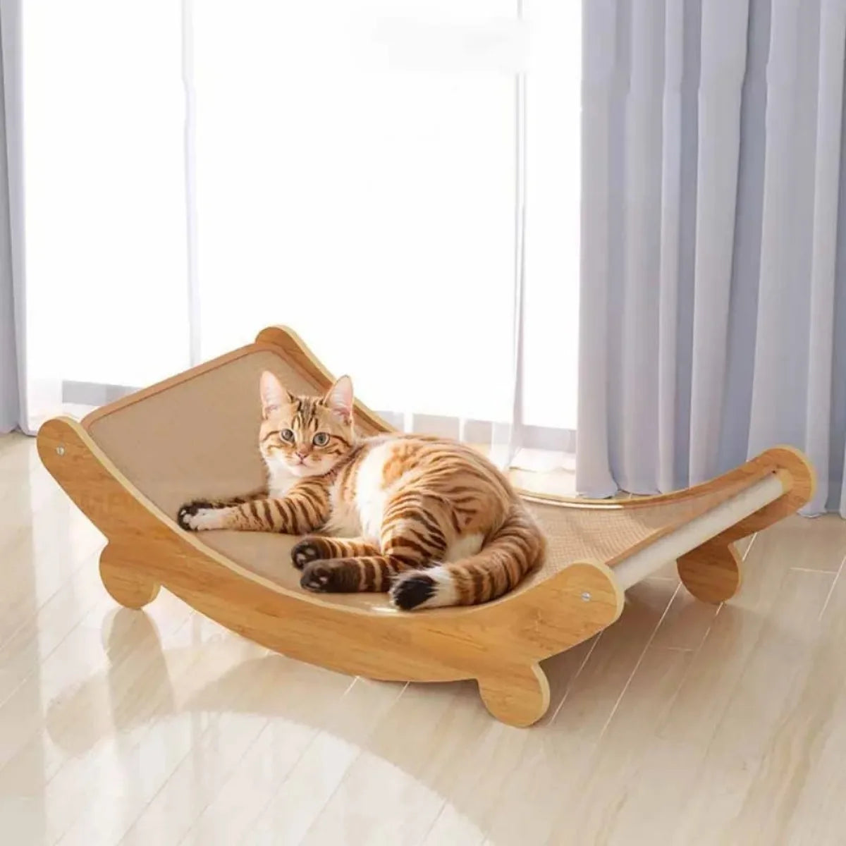 Arranhador de Madeira-com-Cama-para-Gatos-Miauverso